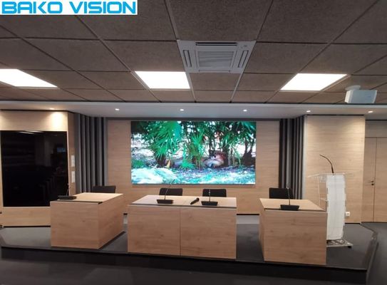 P2.5 Indoor Digital Signage Advertising LED Screens For Commercial Place