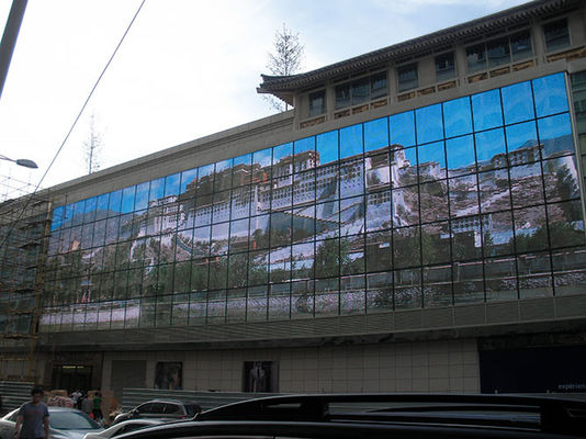 High brightness of 5500 Nits P3.9 Transparent Led Video Display 100x50cm Panel