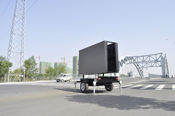 320x160mm P4 Mobile Led Billboard Trailer With Lifting Rotation System