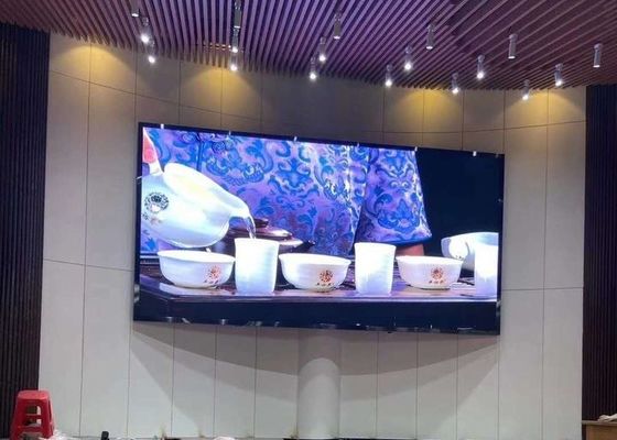 900nits Indoor Fixed LED Display Creative Shapes Wide View Angle P3 P4 IP21